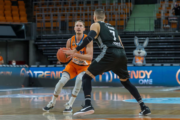 轻球员的个 轻球员的个