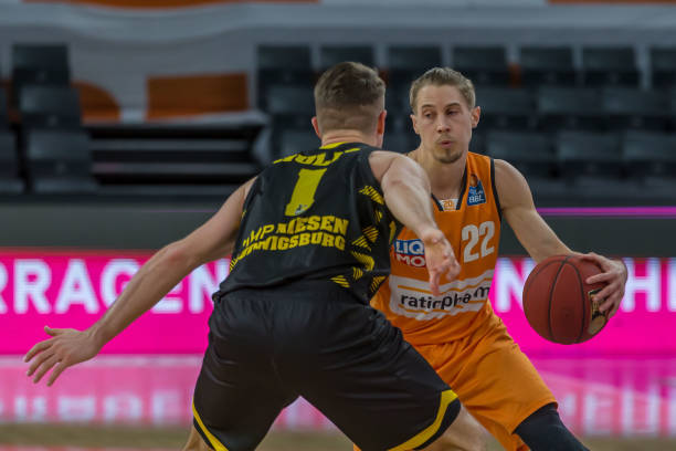 后赛中脚踝 后赛中脚踝